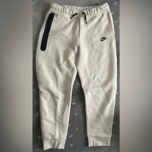 Nike Sweatpants - Nike Sportswear Tech Fleece - cream - youth XL - like new